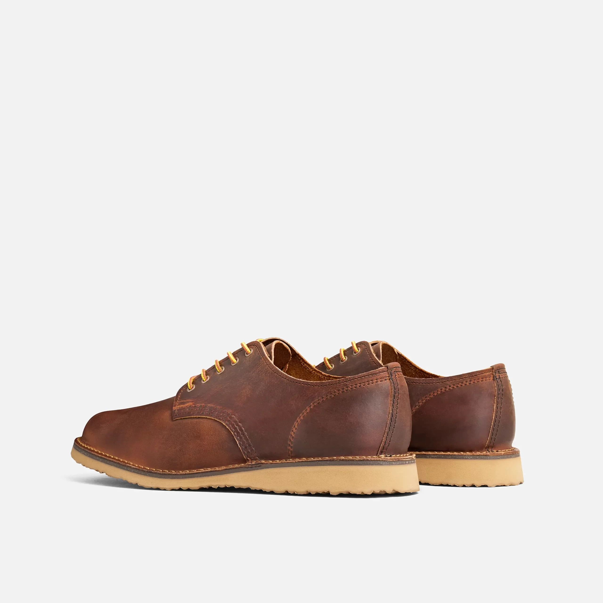Weekender Oxford Men's Oxford in Copper Rough & Tough Leather - Image 4