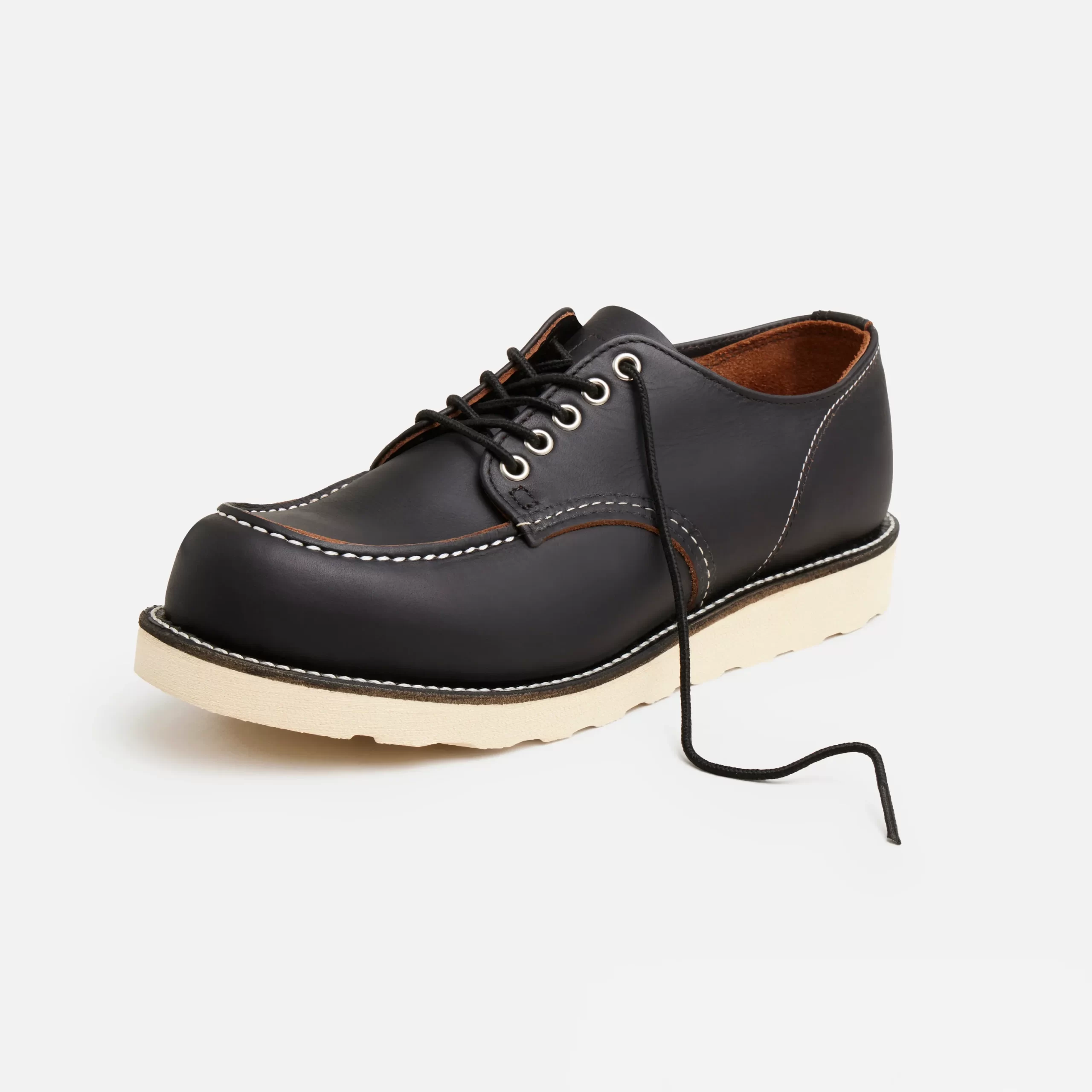 Shop Moc Oxford  Men's Oxford in Black Prairie Leather - Image 7